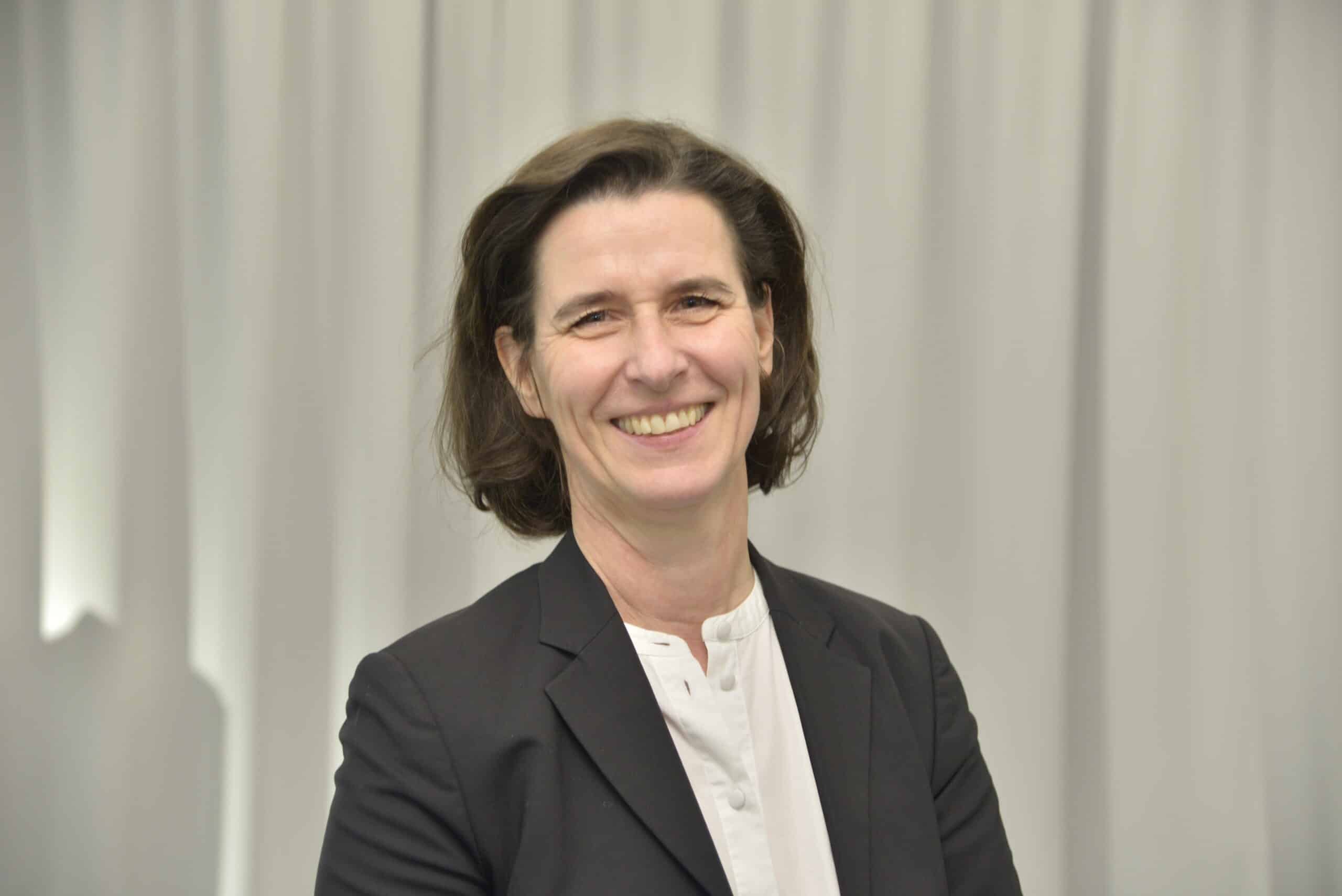 SCHAU MAL WER DA SPRICHT: Dr. Simone Graf